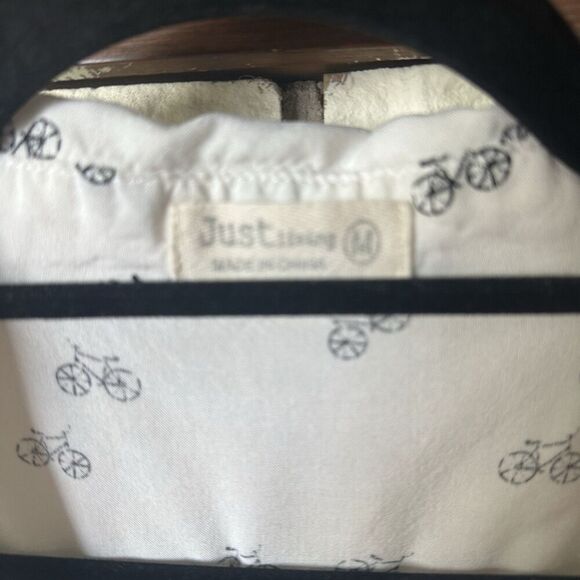 Just Living Sleeveless Blouse Sz M White Button Front Bicycle Print Summer Rayon - Picture 2 of 6